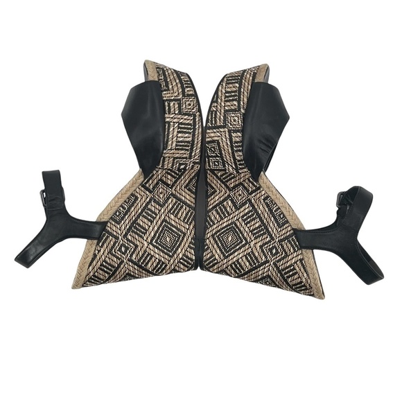 Vera Wang Black Leather Geometric Print Wedge Platform Sandals Size 10 Women’s - Picture 6 of 12